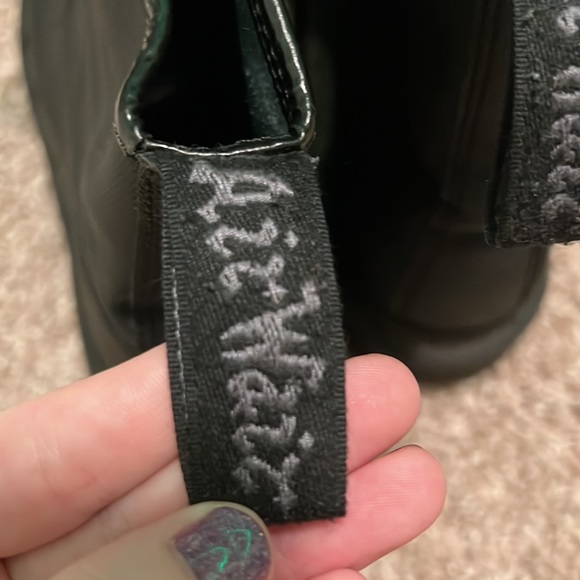 Matte all black Doc Marten’s boots - Picture 5 of 9